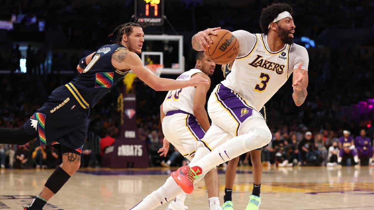 Los Lakers están al borde de quedar afuera de los playoffs de la NBA