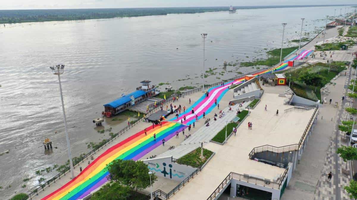 Esta es la bandera de la comunidad LGBTI más larga de Latinoamérica