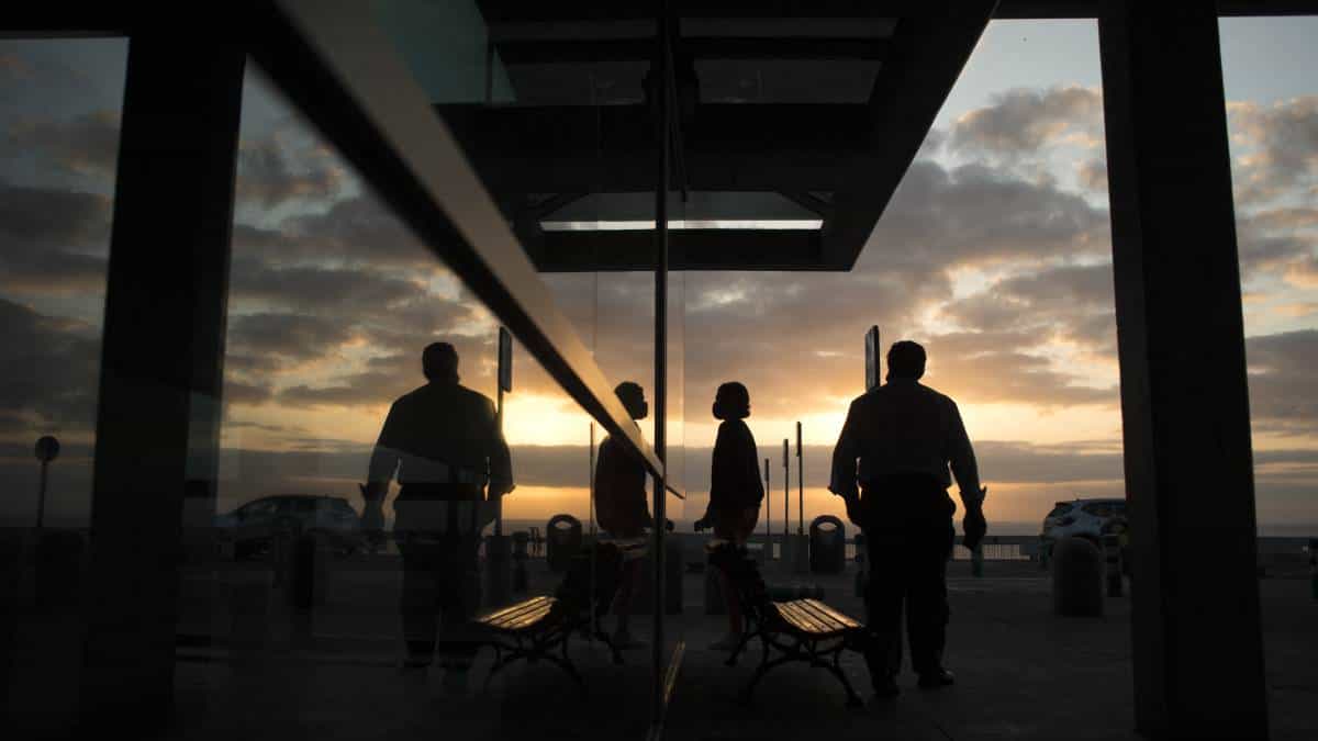 Aeropuerto de La Palma continua cerrado por ceniza del volcán.