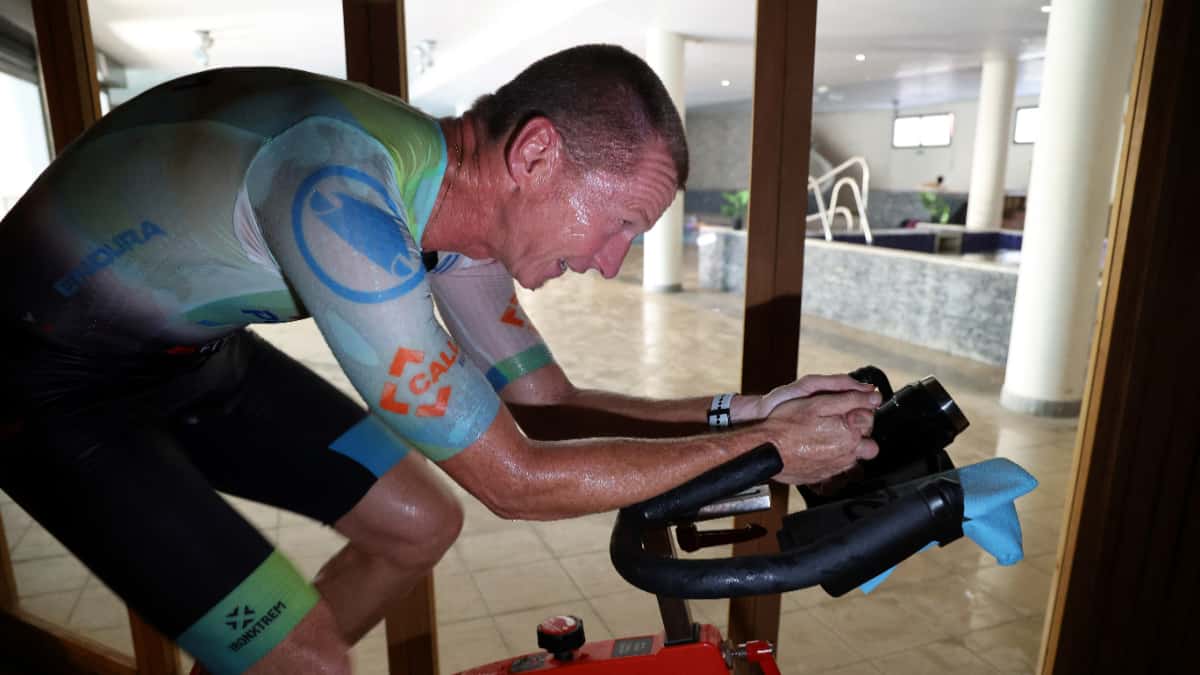 Ludovic Chorgnon entrena antes de realizar su ultramaratón en el Valle de la Muerte.