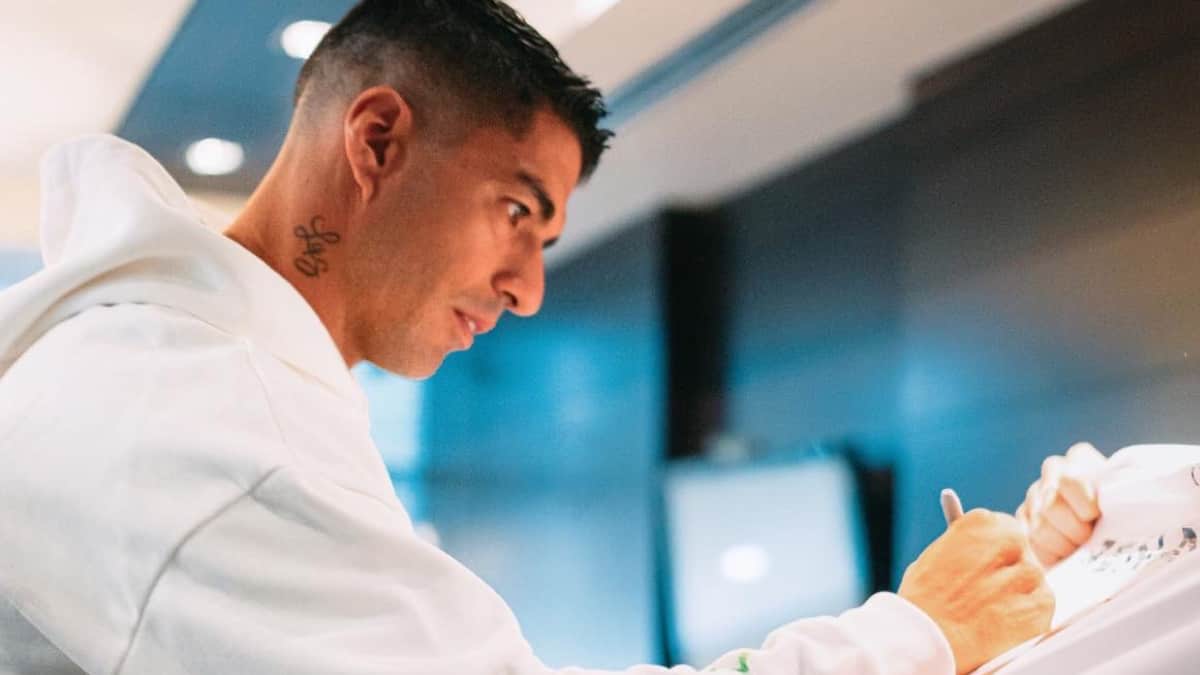 Luis Suárez le regaló camiseta de Nacional a Sebastián Yatra