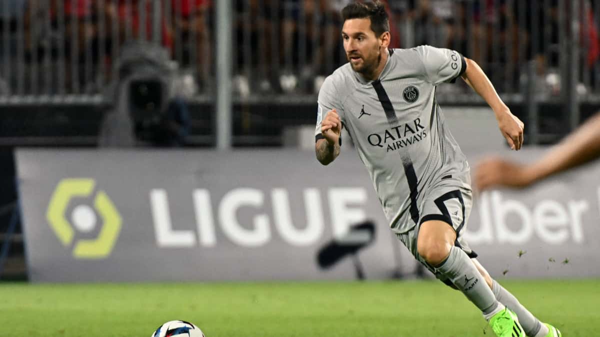 Messi durante el partido entre PSG y Clermont.