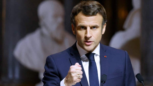 Macron afirma que Rusia no muestra voluntad de un alto el fuego