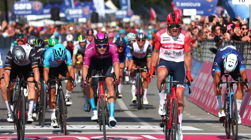 Mads Pedersen le ganó el duelo a Fernando Gaviria y se llevó la sexta etapa del Giro