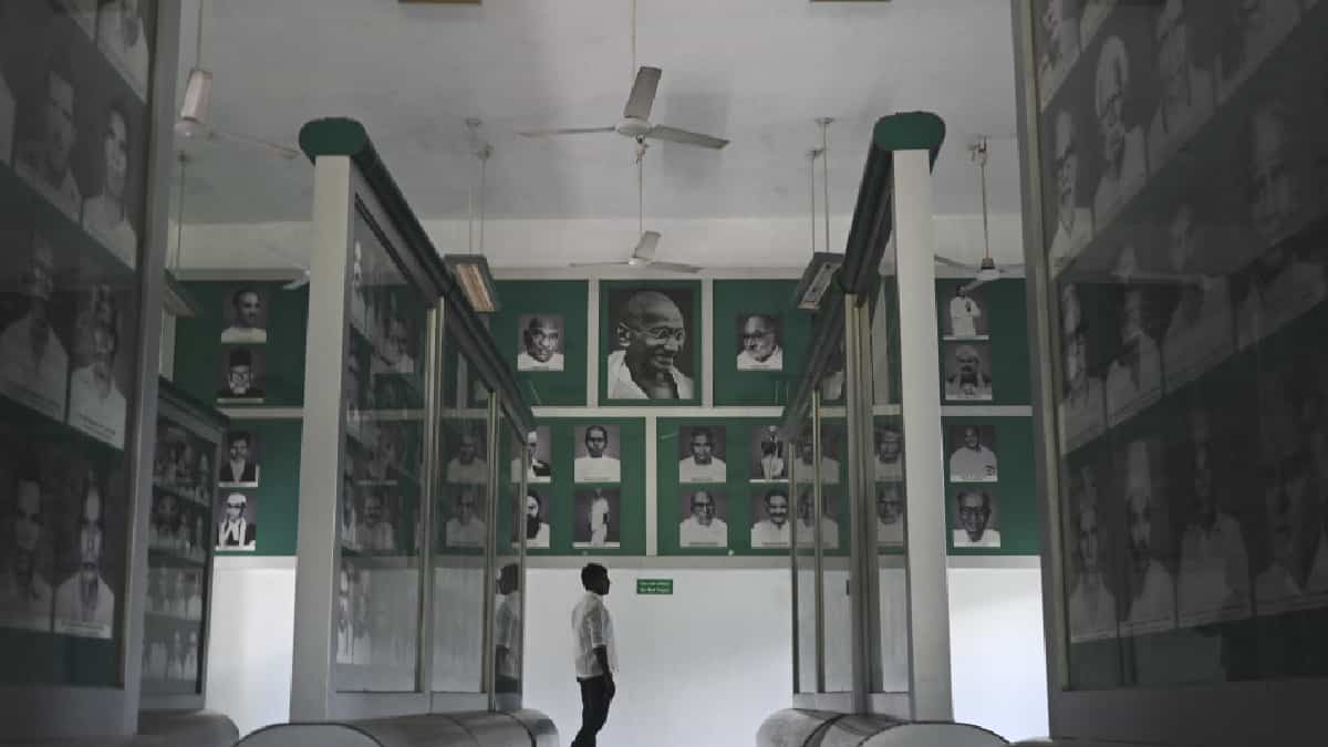 Reino Unido conmemora a Gandhi creando una colección de monedas en su honor