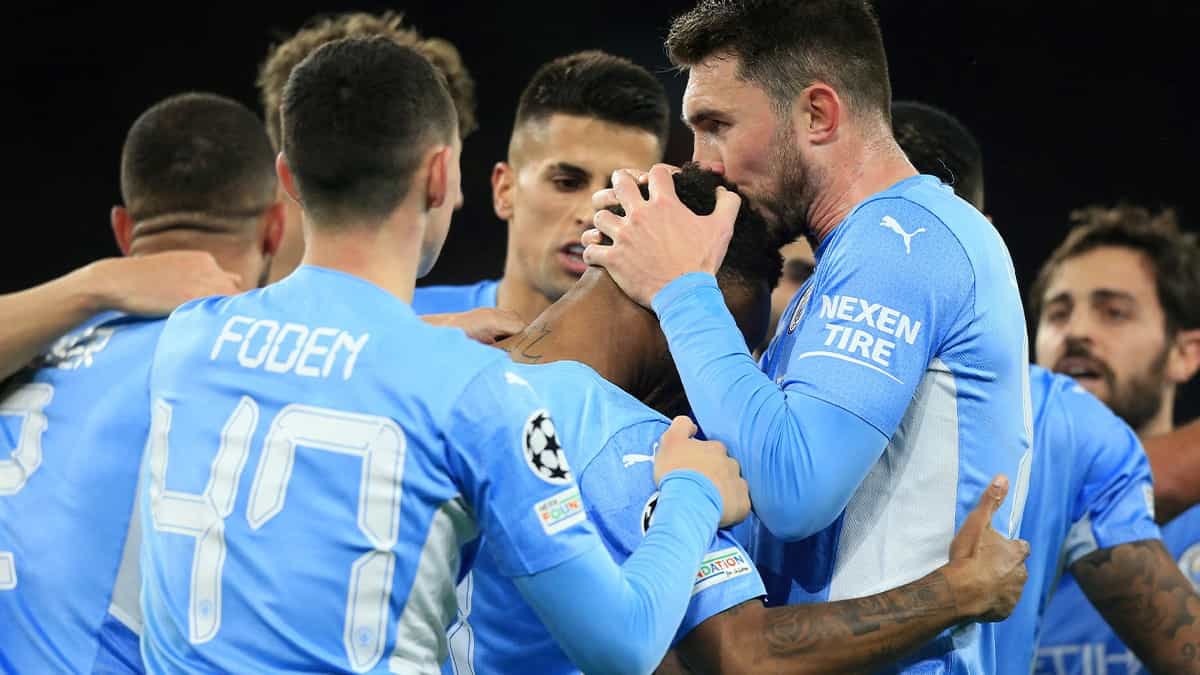 Manchester City liquidó y goleó al Everton de Rafa Benítez