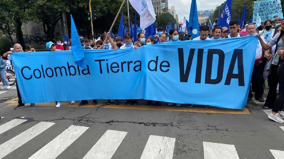 Personas salieron a marchar en contra del aborto en Colombia