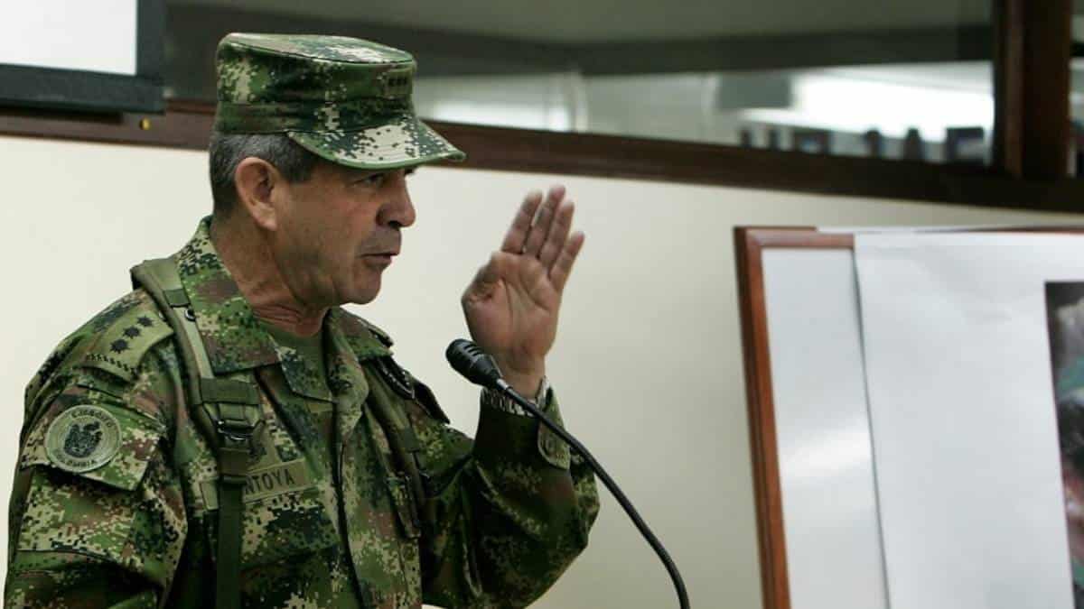 Fiscalía imputará cargos al general (r) del Ejército Mario Montoya por 'falsos positivos'