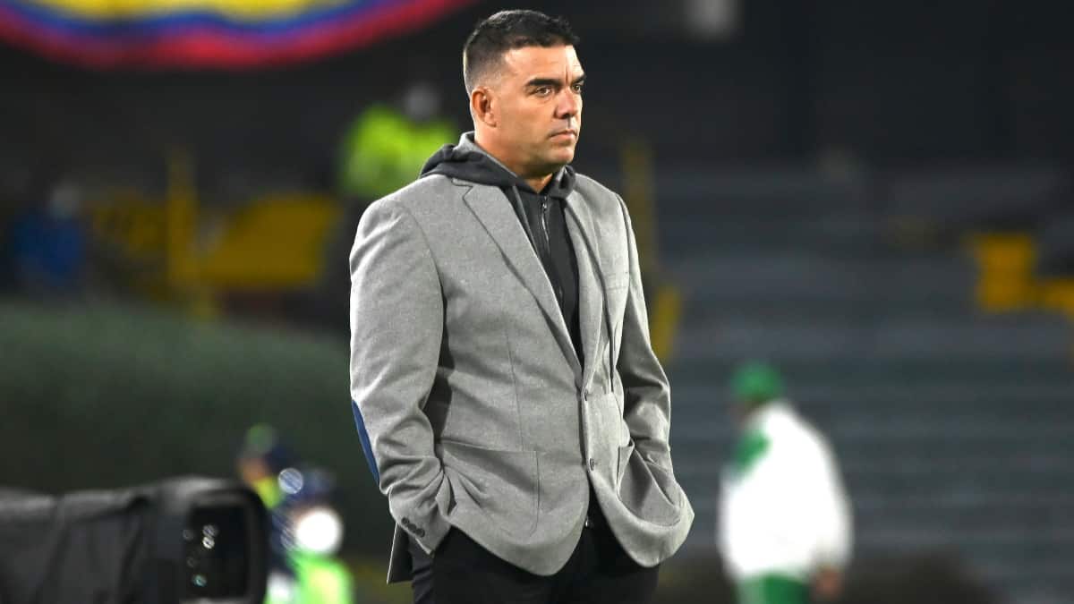 Santa Fe convocó a reunión a Martín Cardetti por mal presente en liga