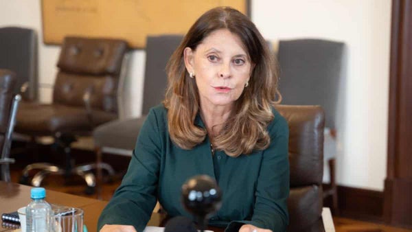 Marta Lucía Ramírez evalúa regresar al ruedo político: dos partidos la invitan como precandidata Marta Lucía Ramírez evalúa regresar al ruedo político: dos partidos la invitan como precandidata