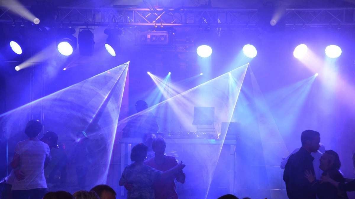 Horarios temporales para bares en Medellín