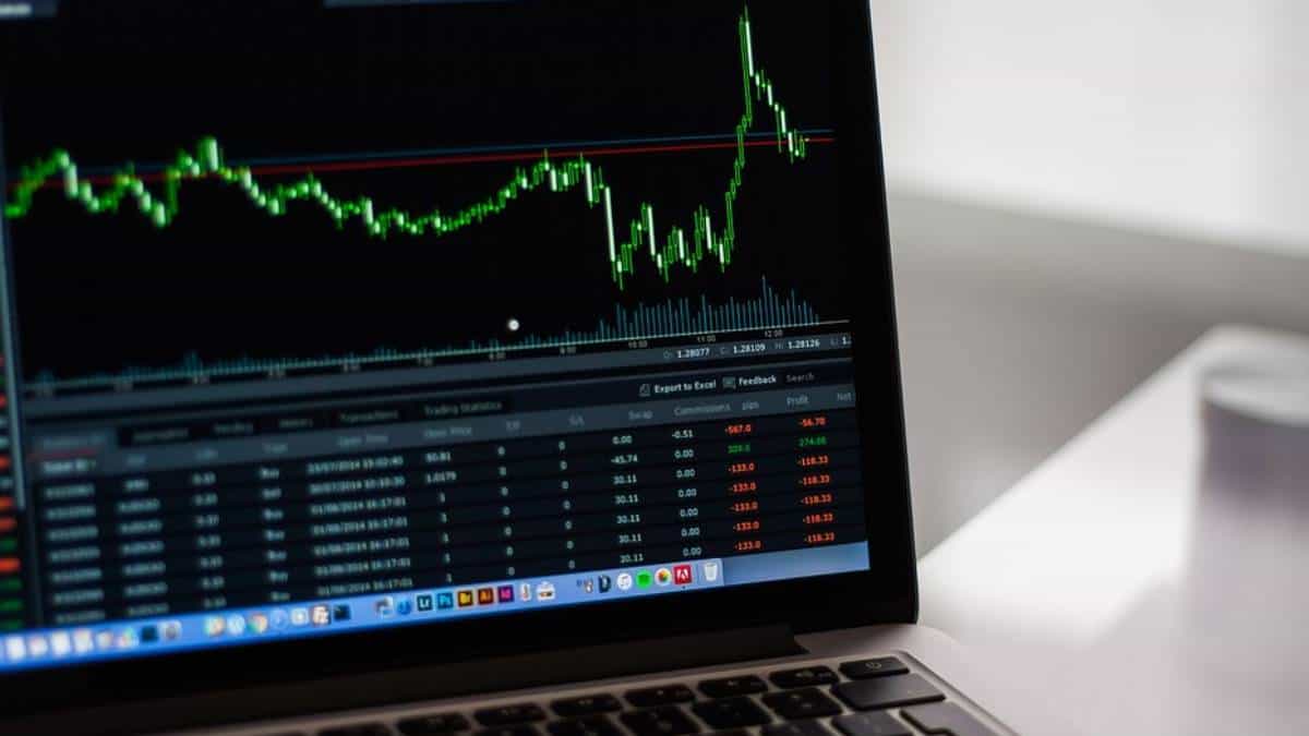Mercados de América Latina inician con pérdidas