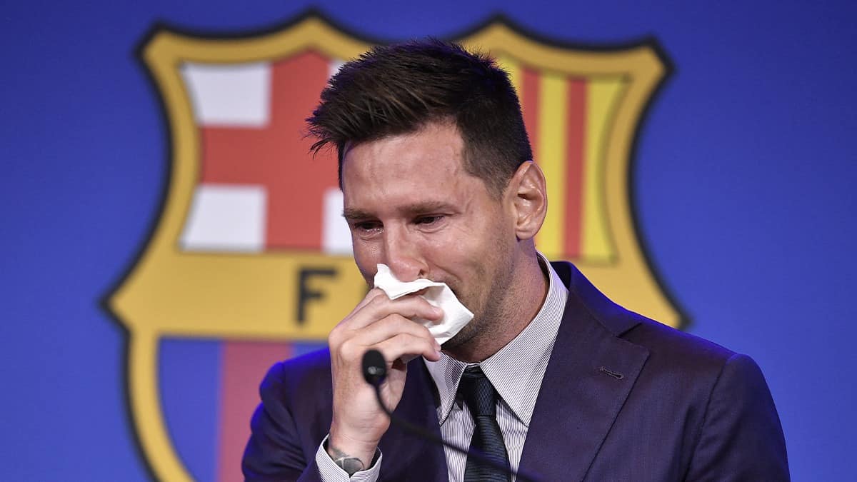 Messi: subastan pañuelo de despedida en un millón de dólares