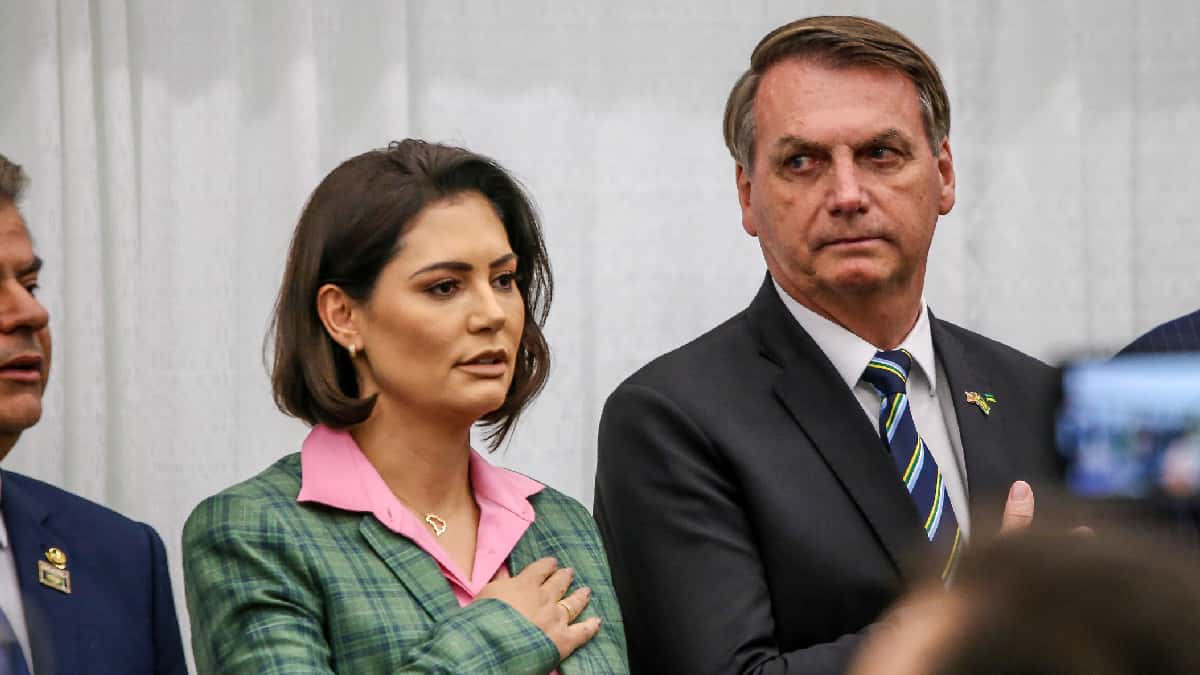 Críticas a esposa de Bolsonaro por vacunarse contra el covid-19 en Estados Unidos