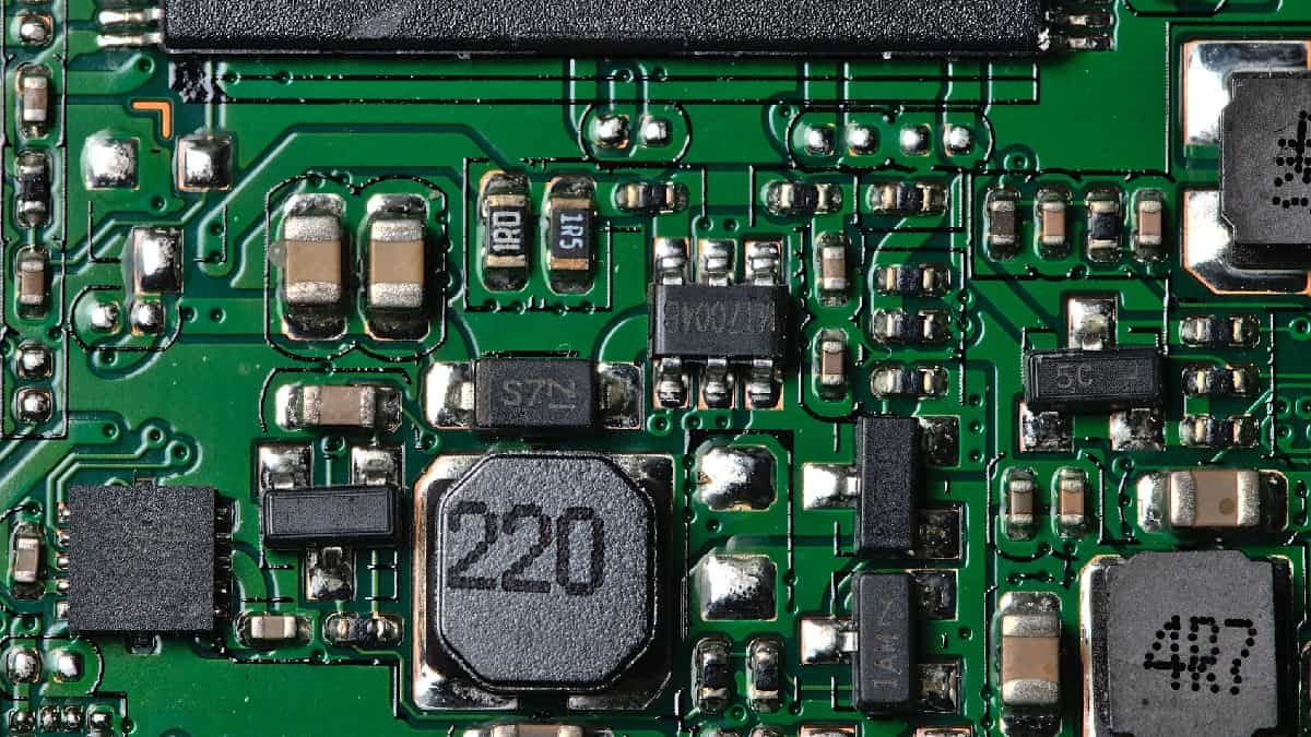 Micron planea invertir USD 150.000 millones en 10 años para producir microchips en EE.UU.