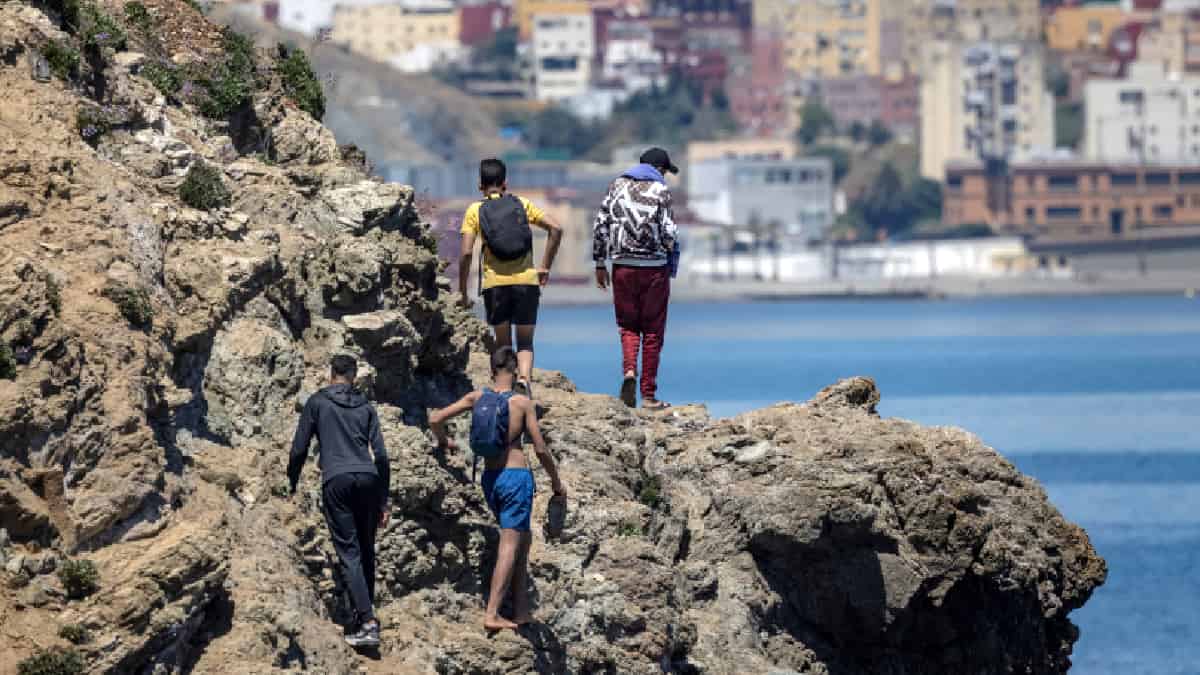 Fake news en redes sociales sobre posible relajamiento de los controles de emigración, hicieron que migrantes marroquíes trataran de llegar al enclave español.