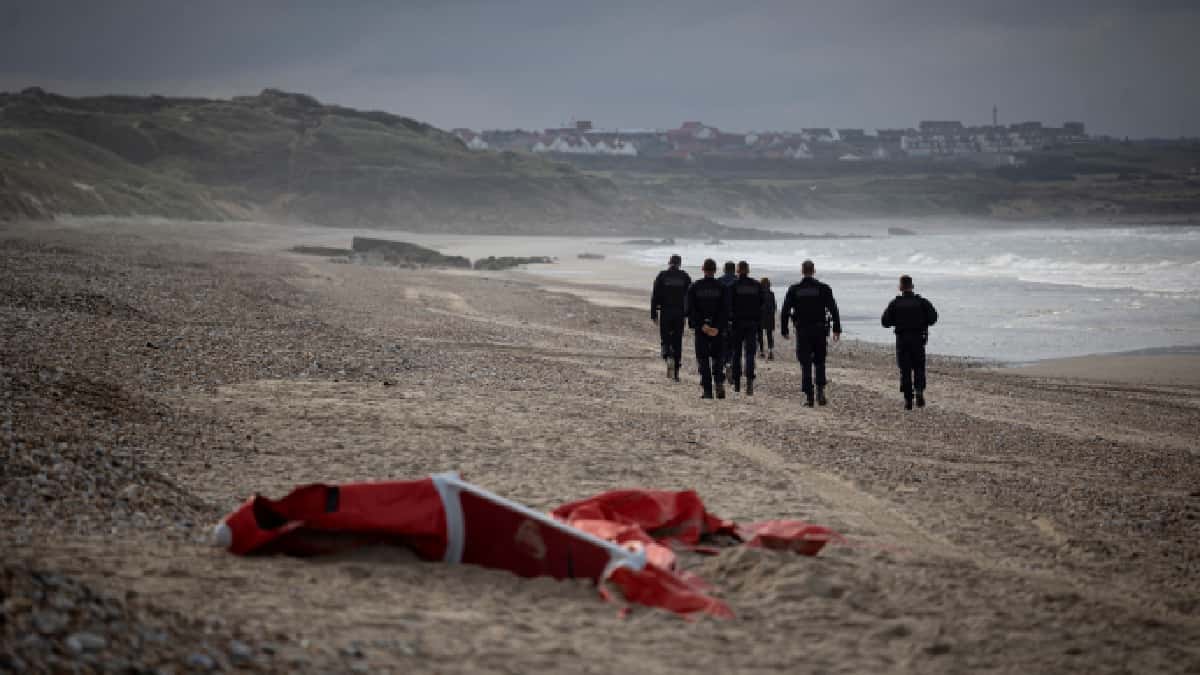 Grecia acusa a Turquía de intentar dirigir hacia su territorio un barco con migrantes