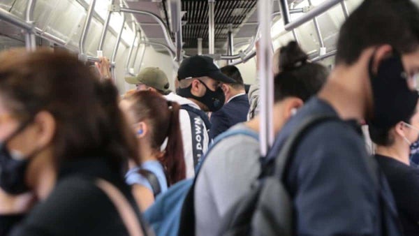 ⁠¿Por qué fue prohibido el uso de tapabocas en Nueva York?