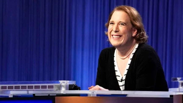 Mujer trans logra ganar millonaria suma de dinero en reconocido programa de televisión