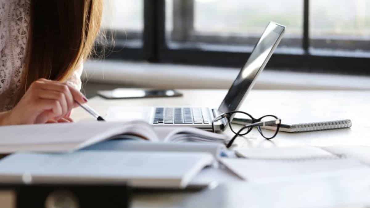 Las mujeres siguen teniendo dificultades que limitan sus oportunidades económicas: BM