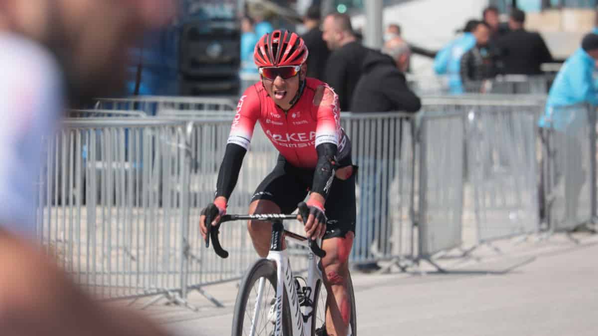 Caída de Nairo Quintana en segunda etapa de Tour de Turquía. / Foto: Arkéa Samsic. Caída de Nairo Quintana en segunda etapa de Tour de Turquía
