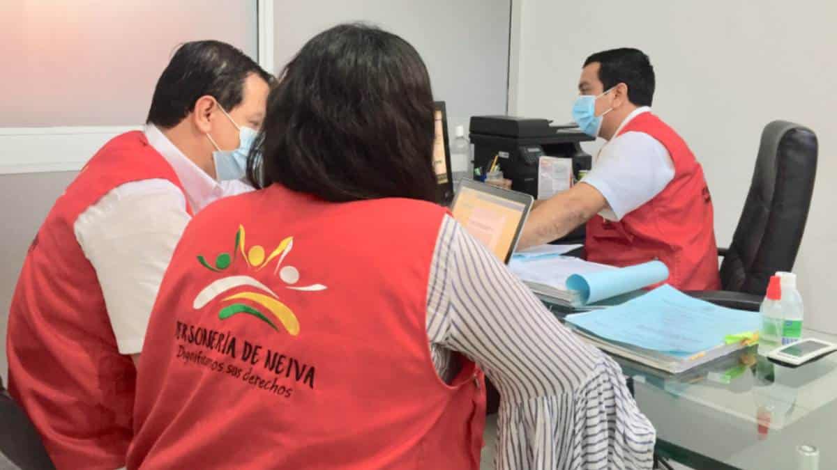 Por escribir "Neiba" descubrieron que el diploma era falso