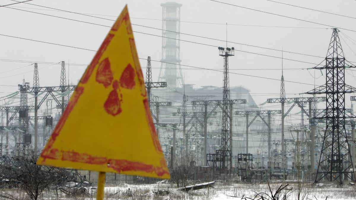 Tropas rusas abandonaron la central nuclear de Chernóbil en Ucrania