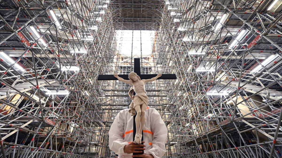 Reconstrucción de la catedral de Notre Dame