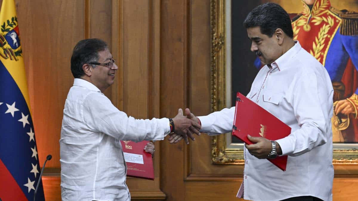Gustavo Petro y Nicolás Maduro en Miraflores, Venezuela.