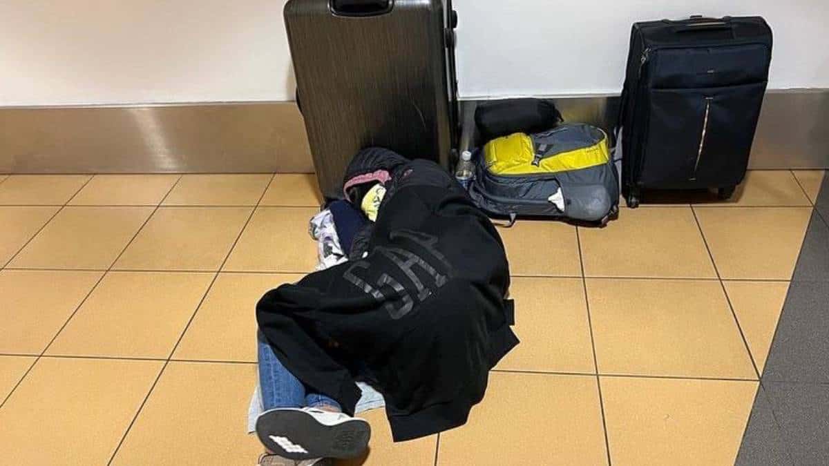 Pasajeron colombianos varados en aeropuerto de Perú