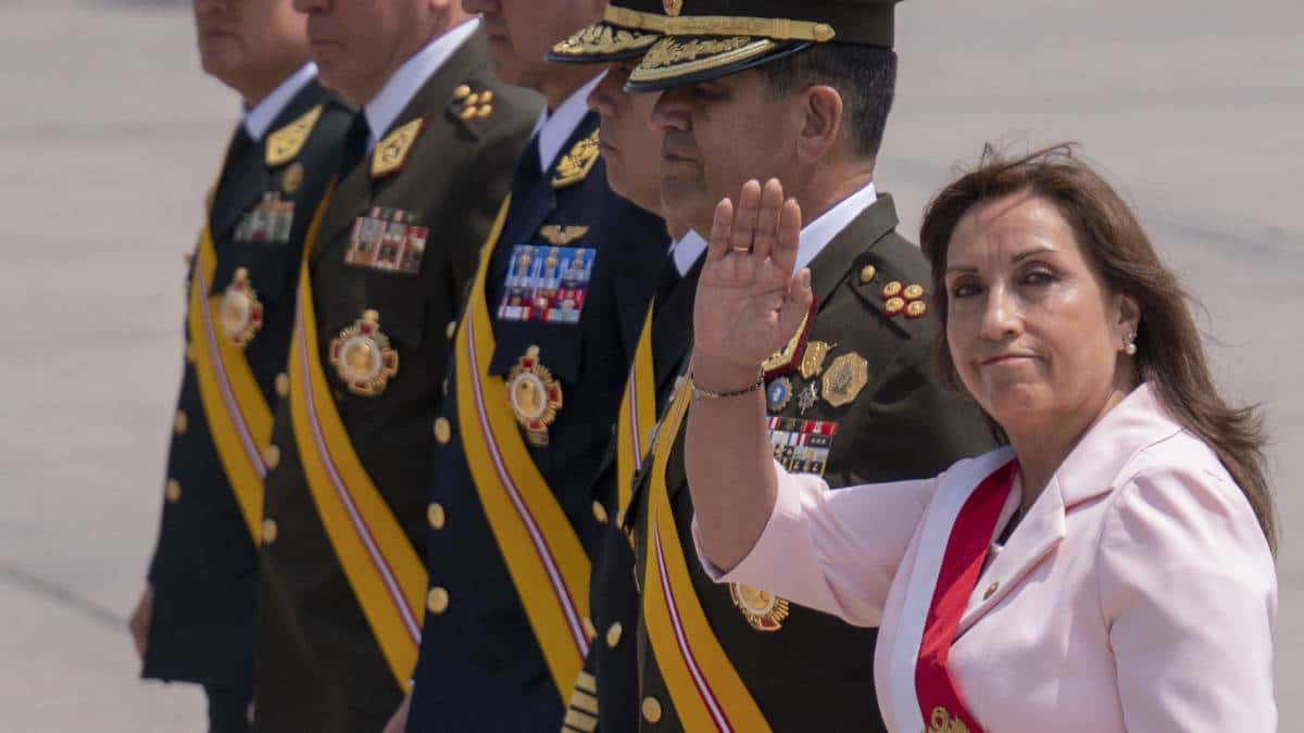 Dina Boluarte asumió la presidencia de Perú