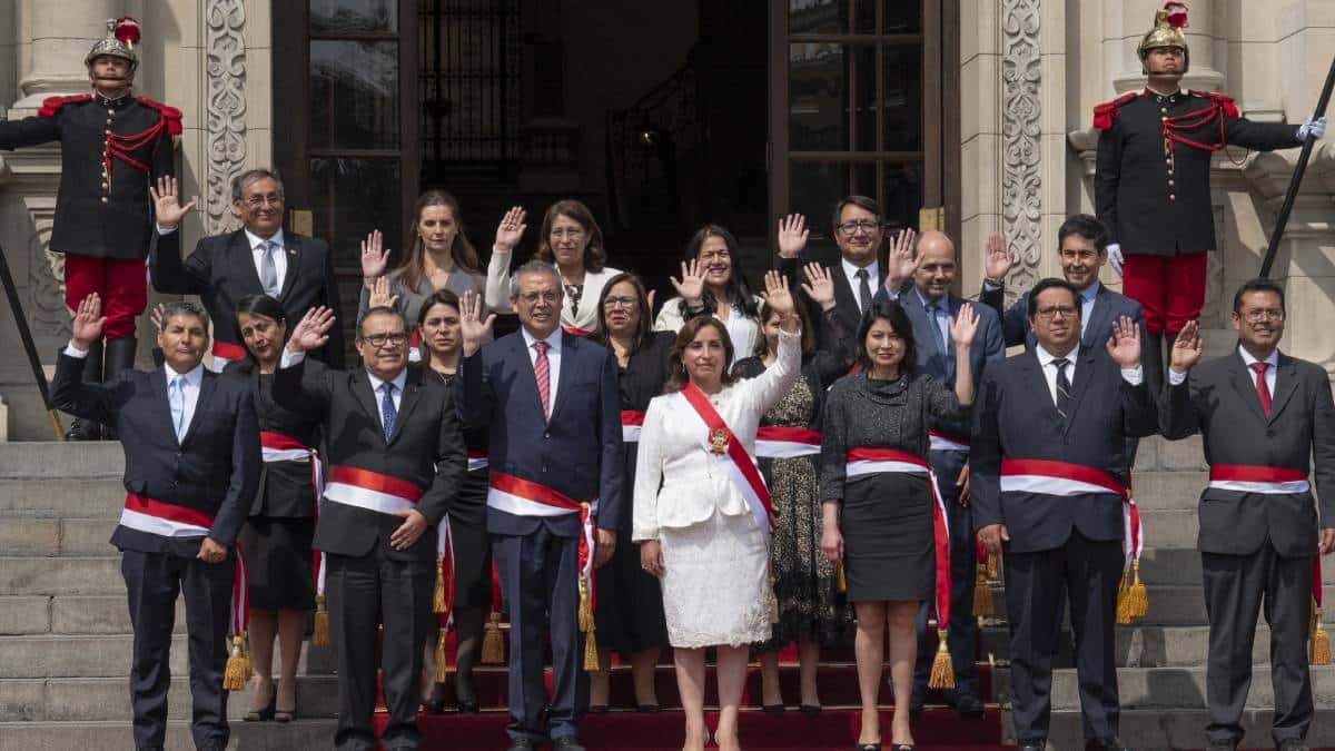 Dina Boluarte asumió la presidencia de Perú