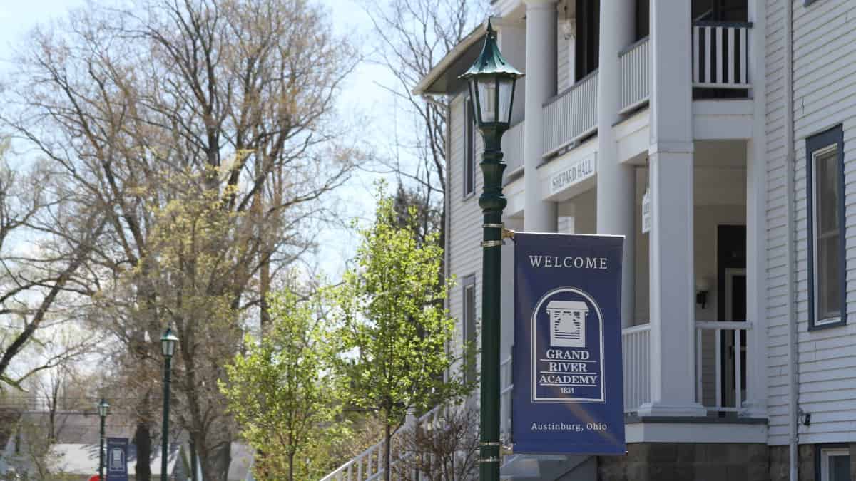 Niña de 6 años se emborrachó con su compañeros