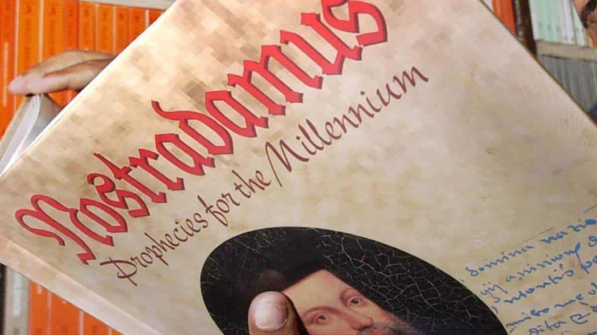 Nostradamus publicó su libro de predicciones hace 450 años
