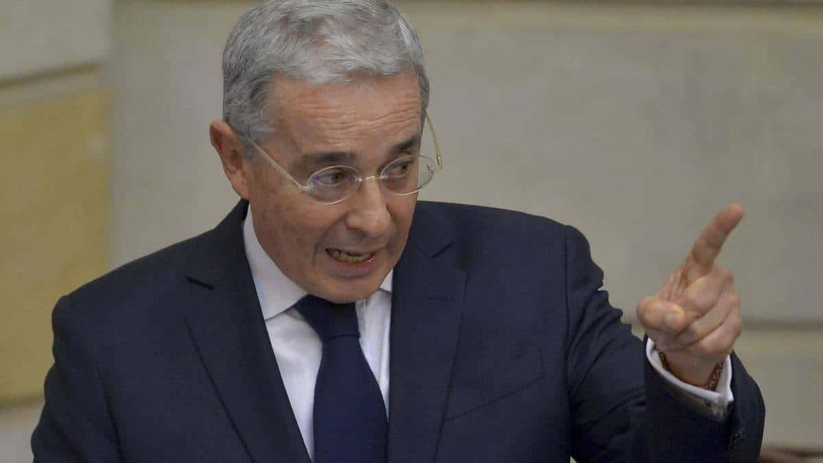 Nuevas decisiones en caso del expresidente Álvaro Uribe