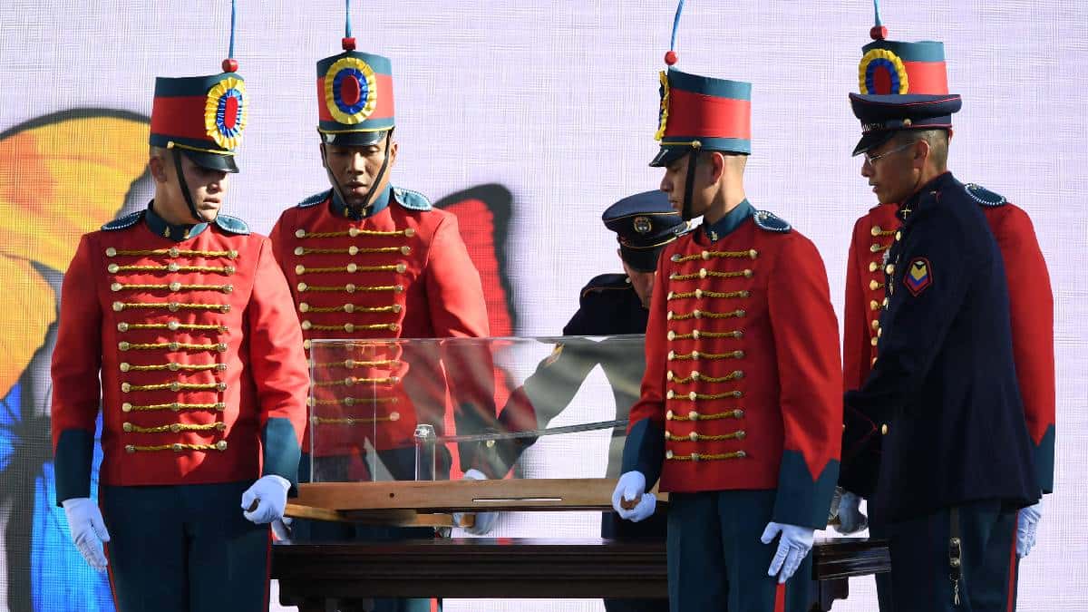 Las reacciones tras el traslado de la espada de Bolívar