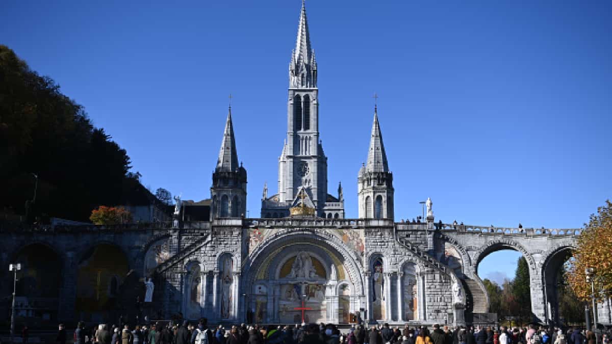 Obispos franceses venderán "bienes" de la Iglesia para indemnizar a víctimas de abusos