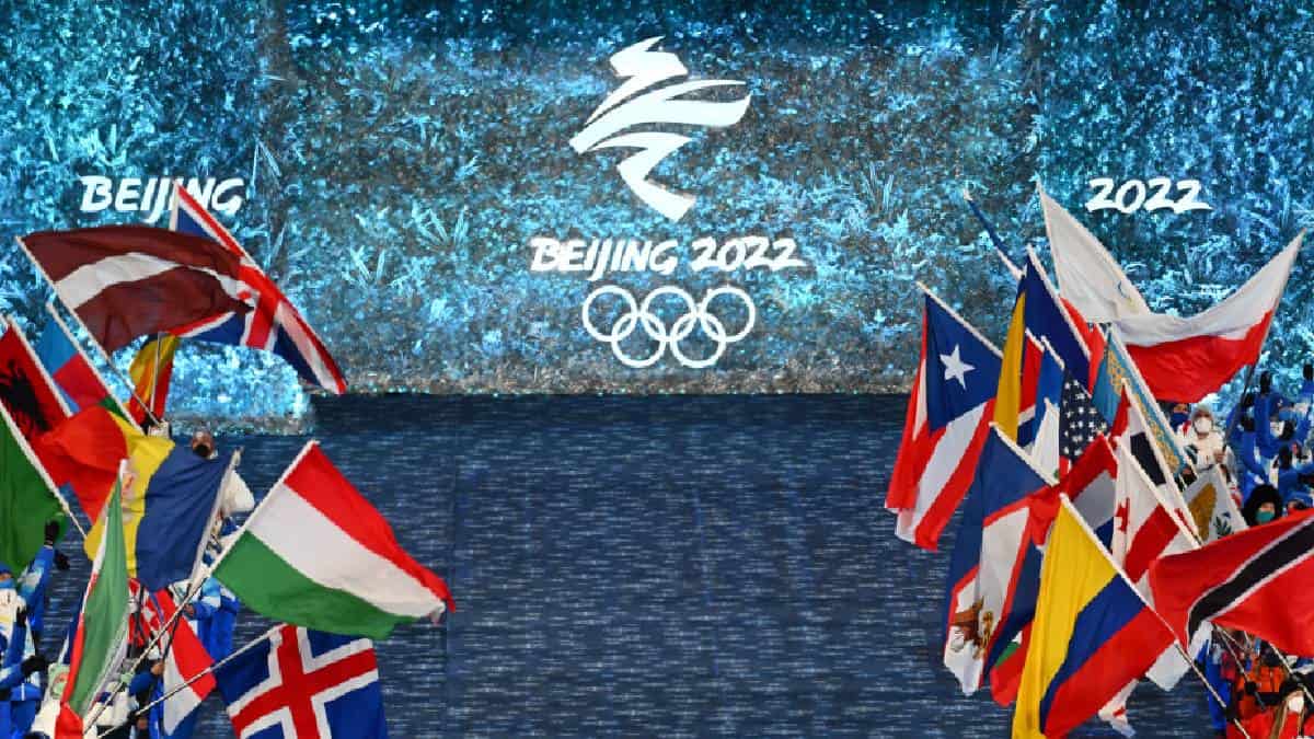 Se apaga la llama olímpica de invierno en Beijing