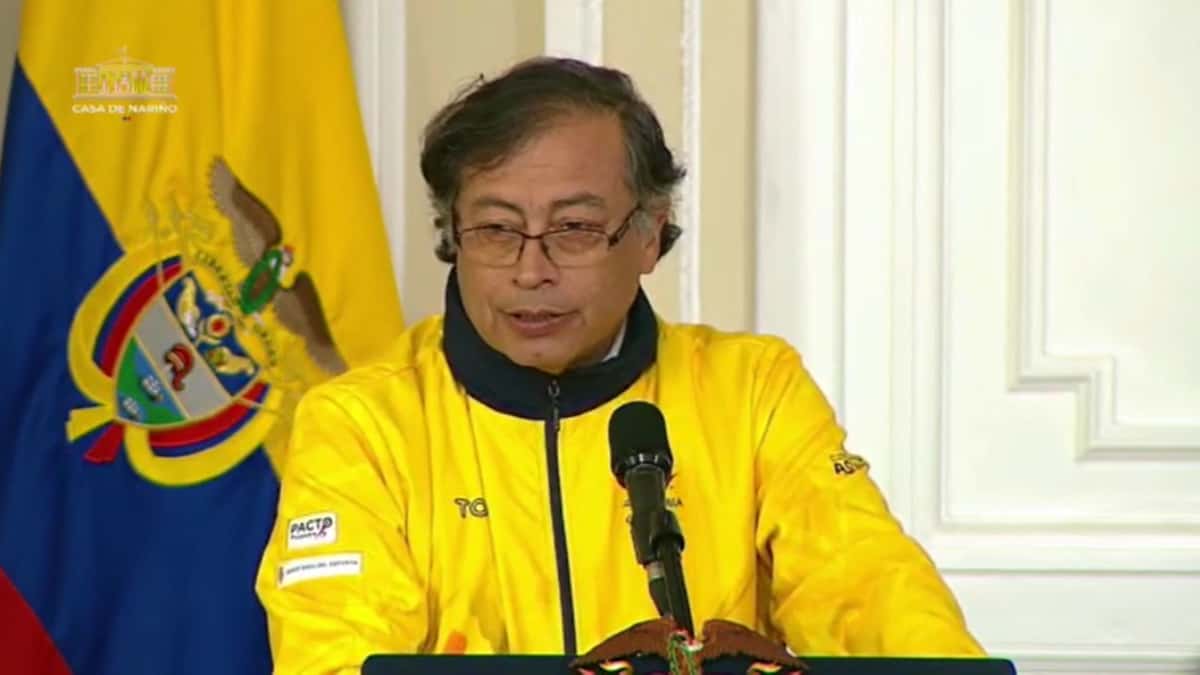 Organizaciones deportivas deben ser de sociedad: Petro