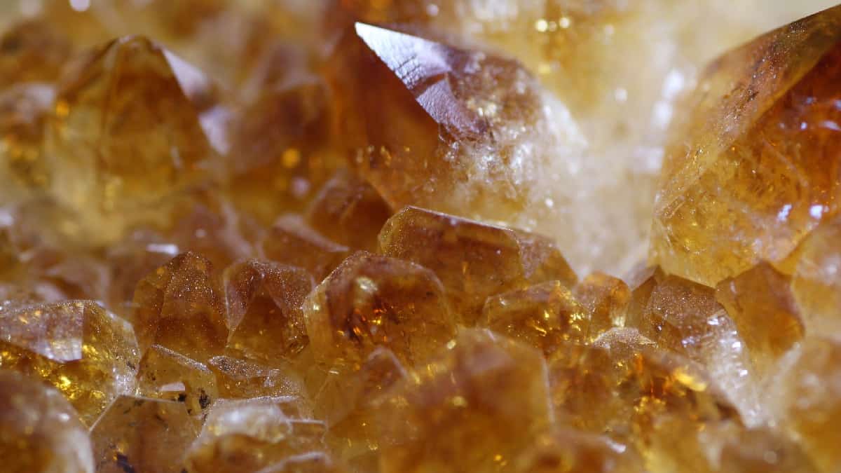 Oro se recupera tras las pérdidas provocadas por la pandemia