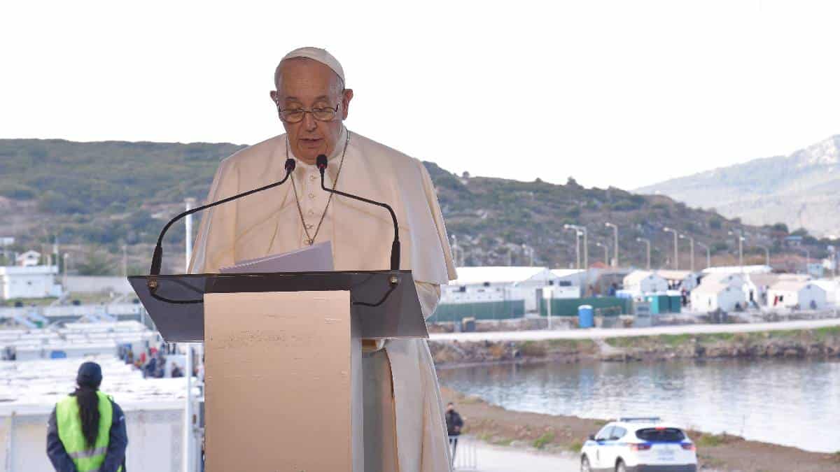 La condena del papa Francisco a la situación migratoria en la isla Lesbos