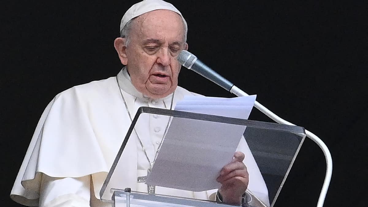 Papa Francisco pide corredores humanitarios por crisis en Ucrania