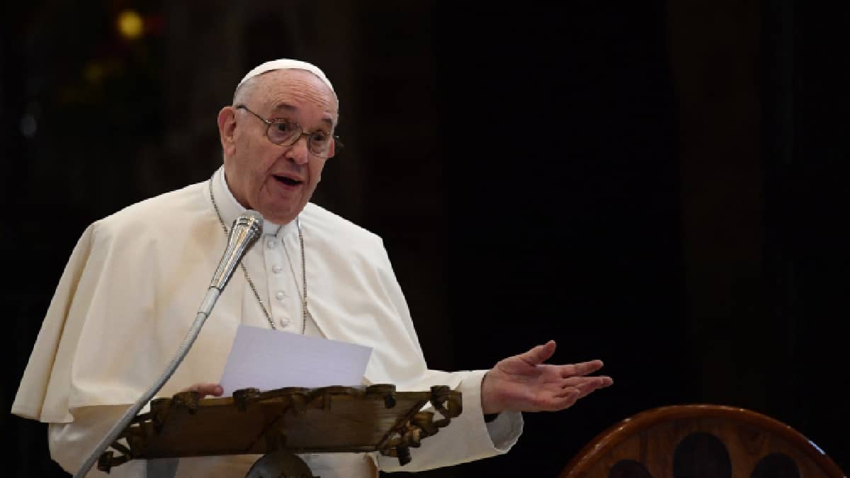 El papa Francisco llamó a "devolver la palabra" a los más necesitados