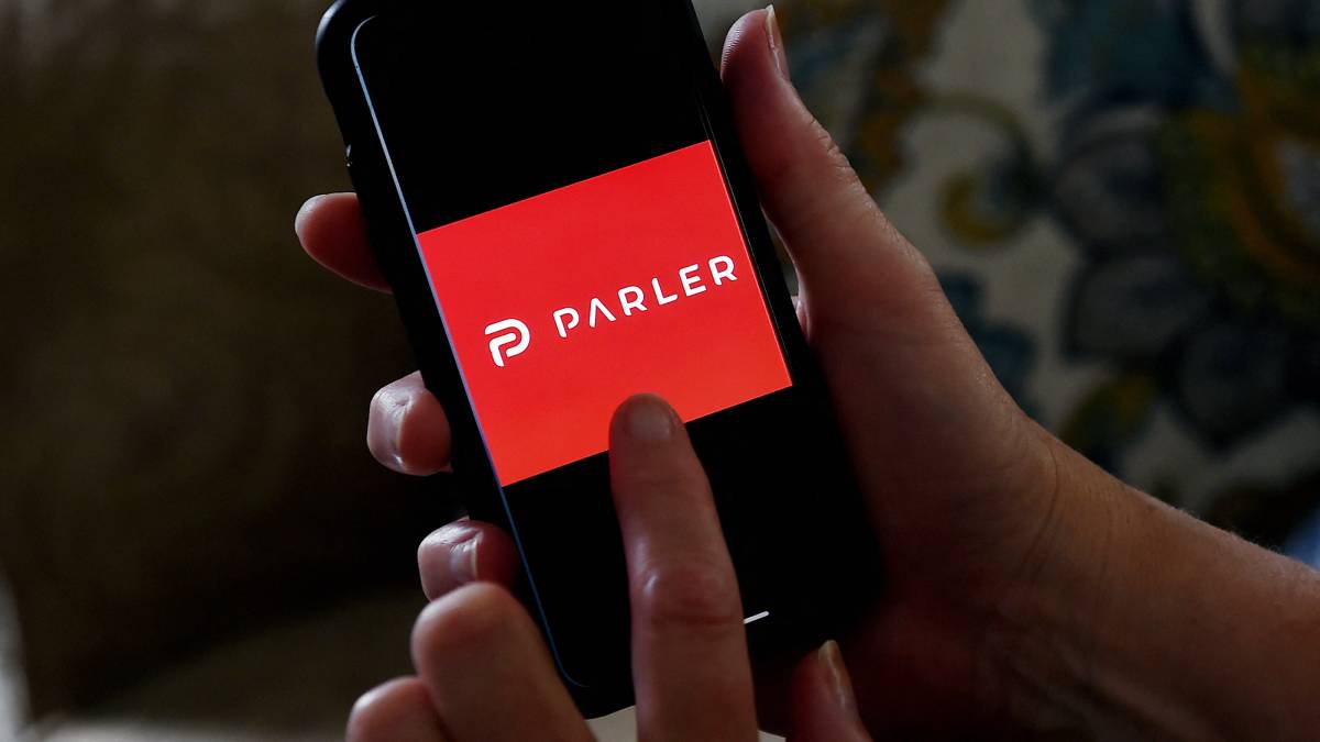 La polémica red social Parler anunció que volverá a estar disponible