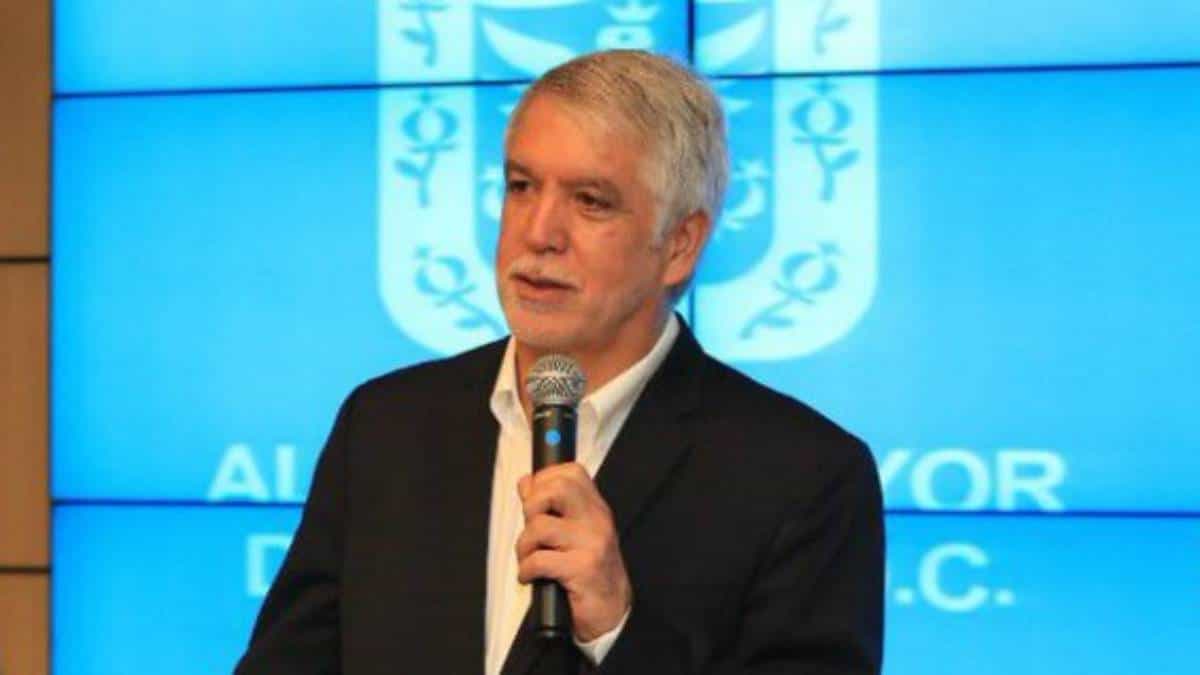 Enrique Peñalosa será candidato presidencial y hará equipo con otros dos exalcaldes