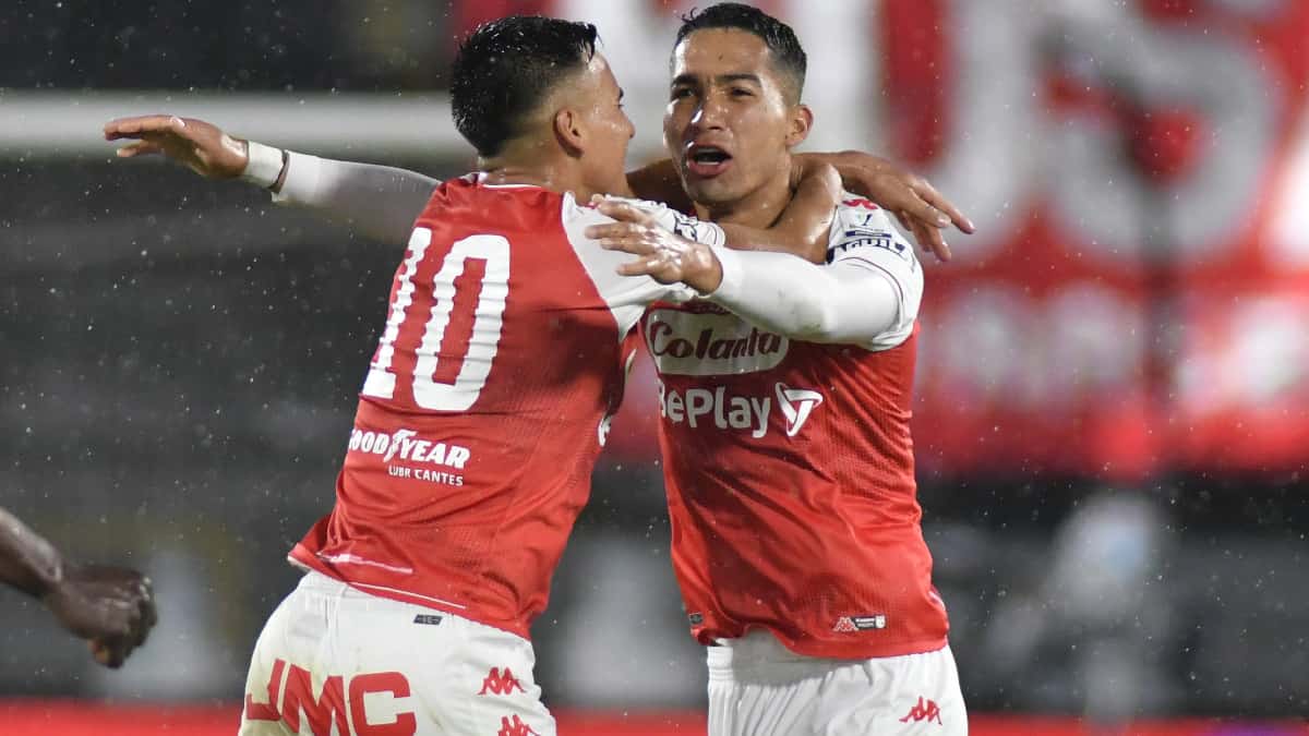 Velásquez y Pedroza celebrando con Santa Fe