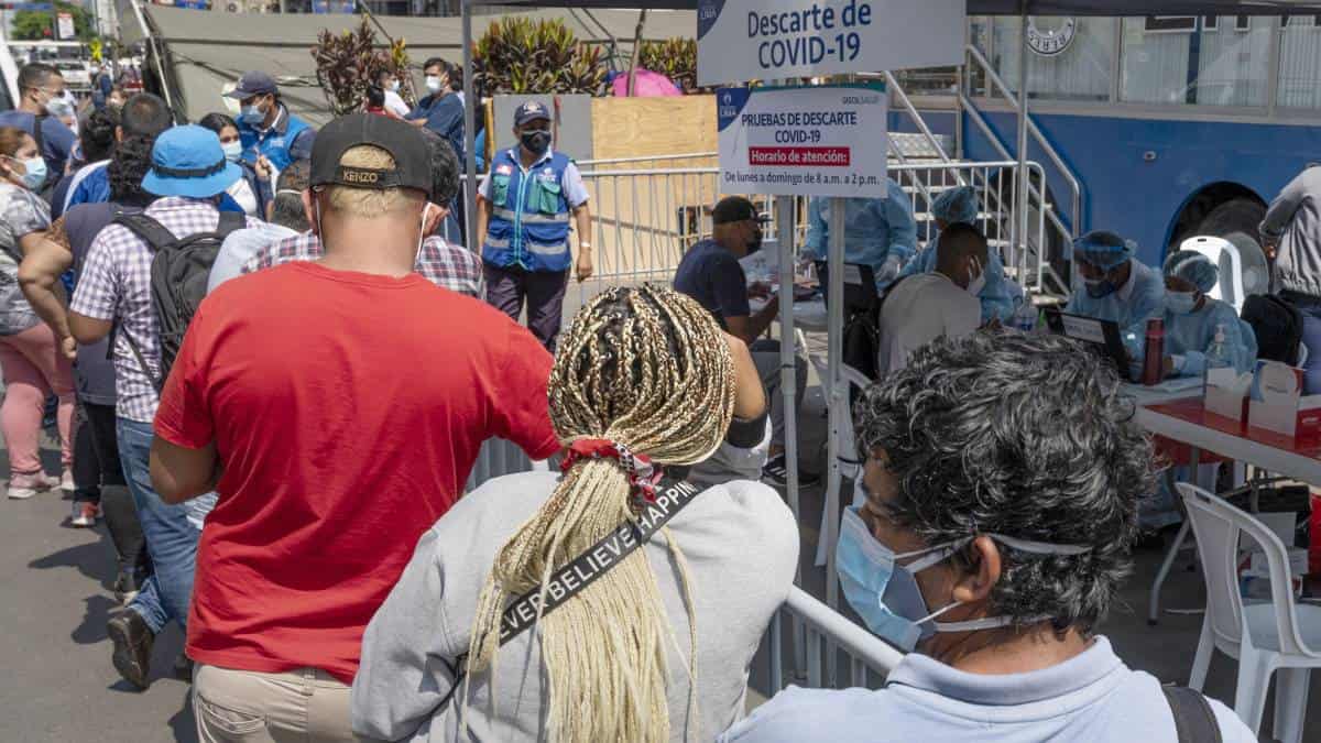 Perú mantendrá cierre de fronteras terrestres por tercera ola de covid