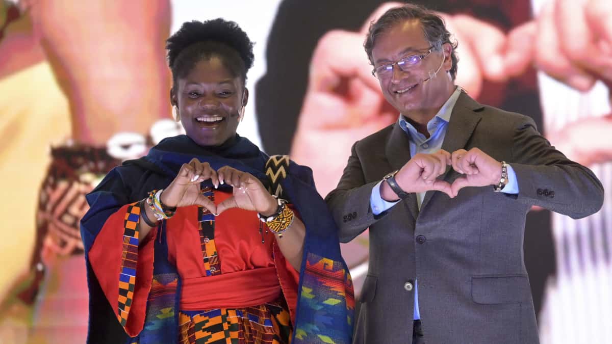 Gustavo Petro protegerá candidatura con documento de 'no expropiación'