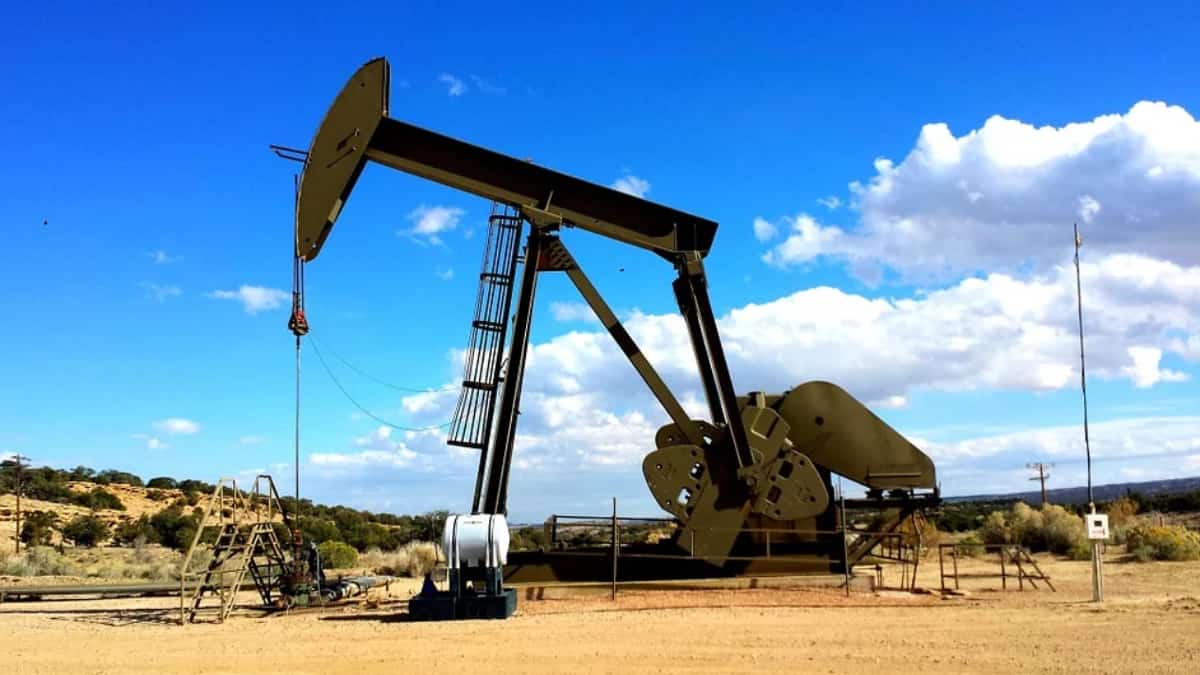 Biden libera reservas de crudo para aliviar precios de combustibles