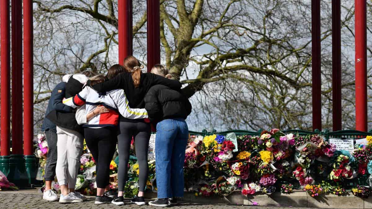 Expolicía es condenado a cadena perpetua por asesinar a una mujer.